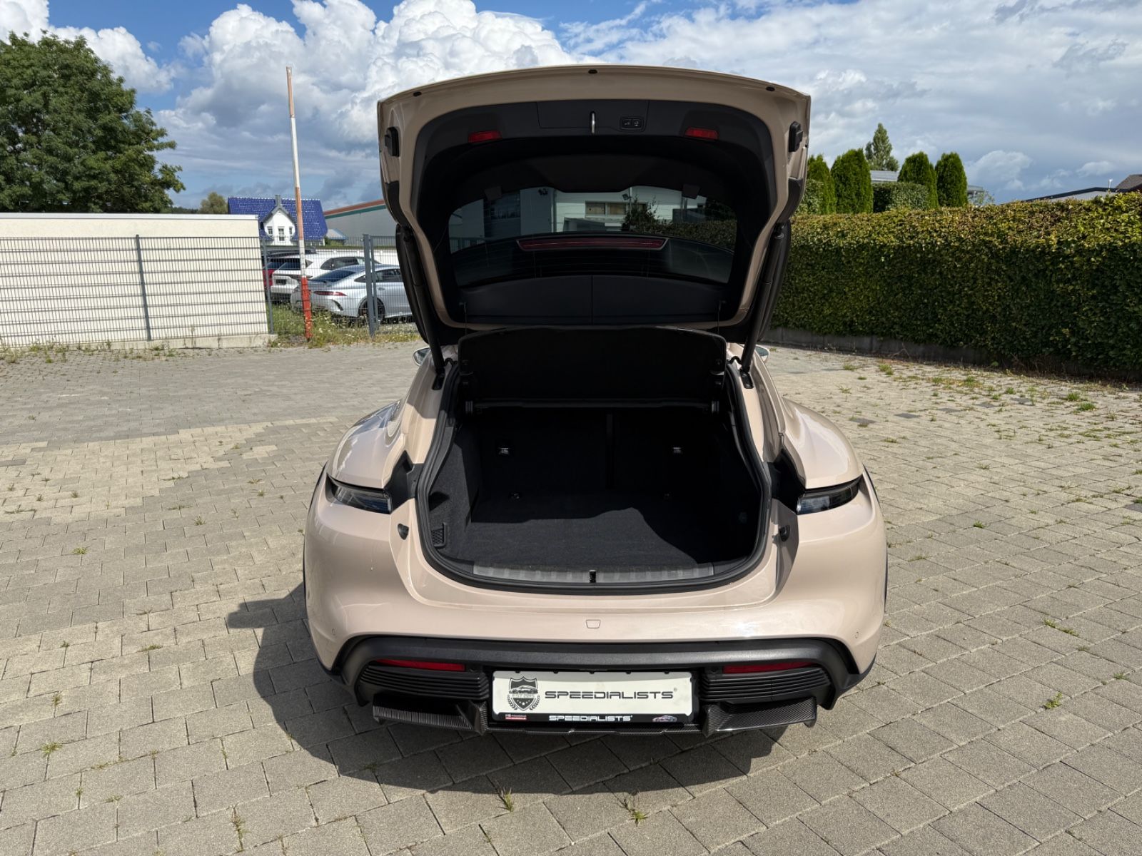 Porsche Taycan Cross Turismo Turbo S Exclusiv Manufaktur