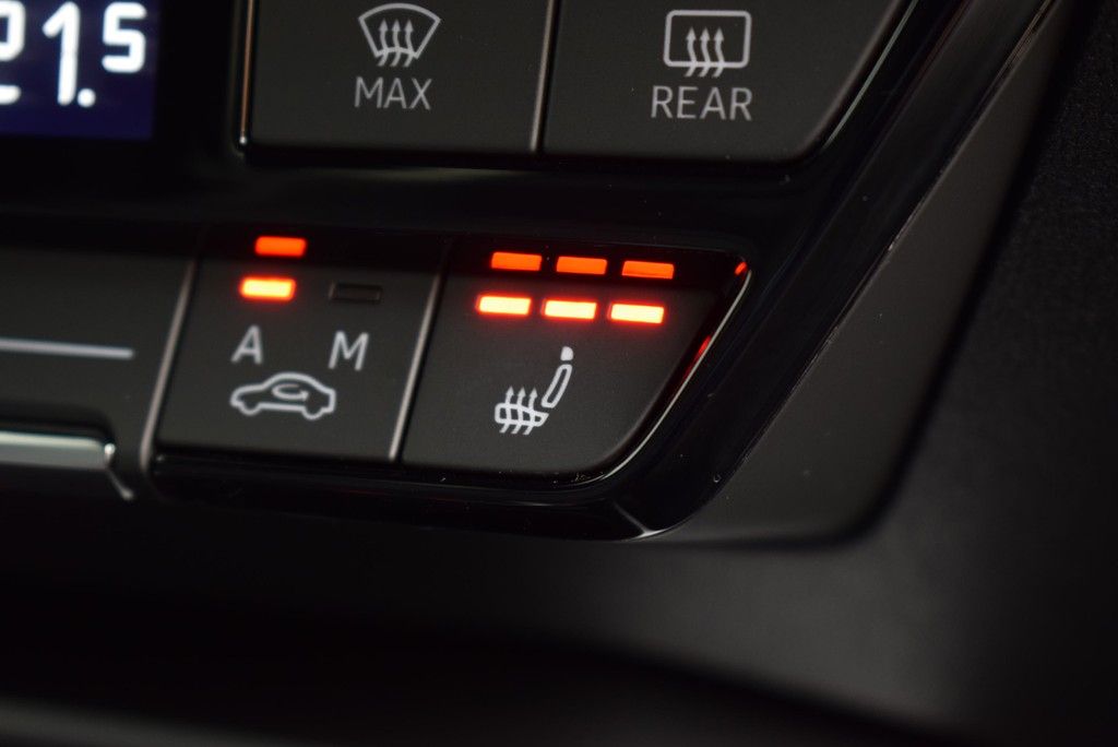 Audi A3 Sportback 45 TFSI e S-tr. *S-line*Matrix*HuD*