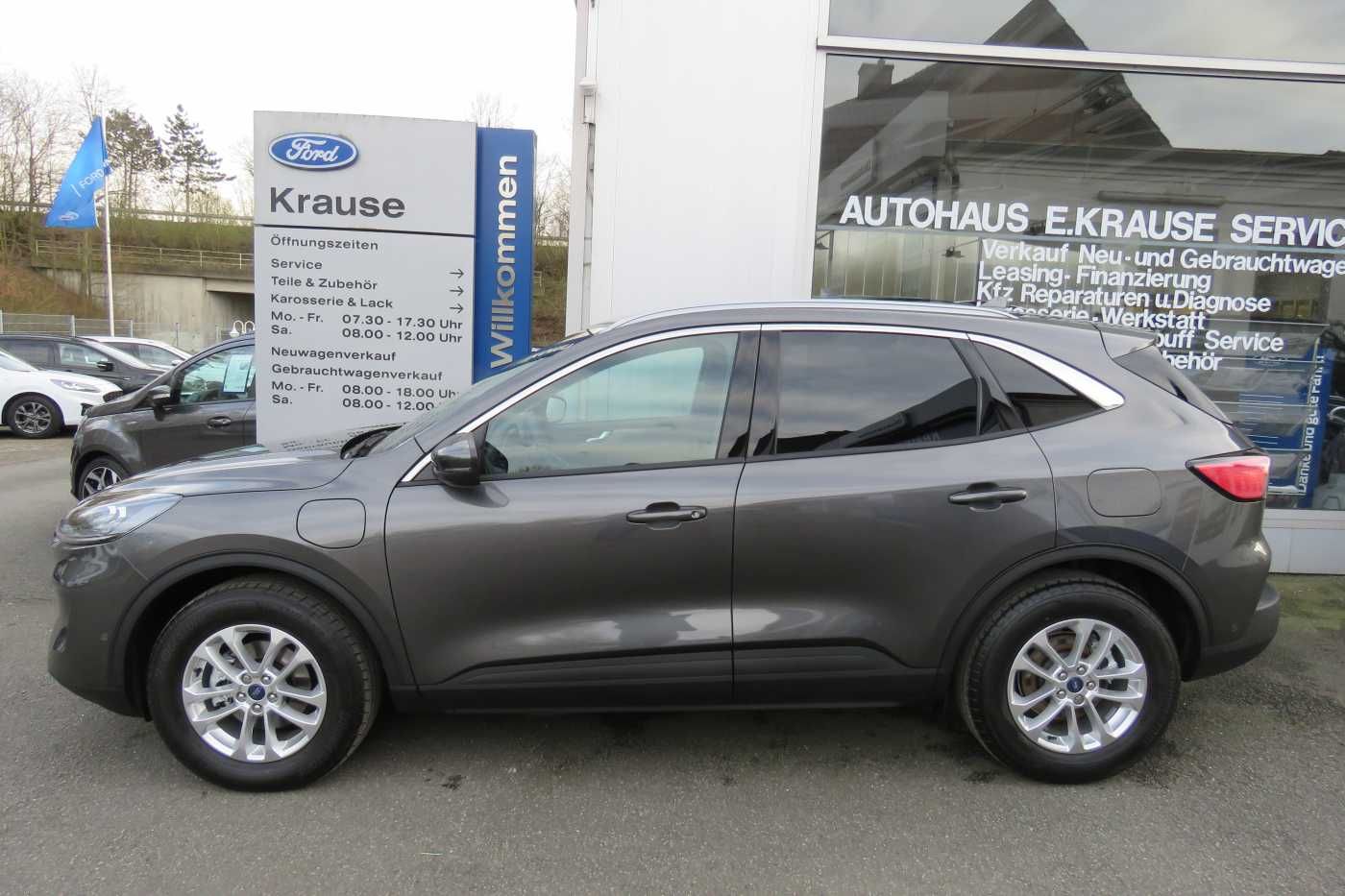 Ford Kuga Hybrid Titanium X - Samsaru's Car Outlet