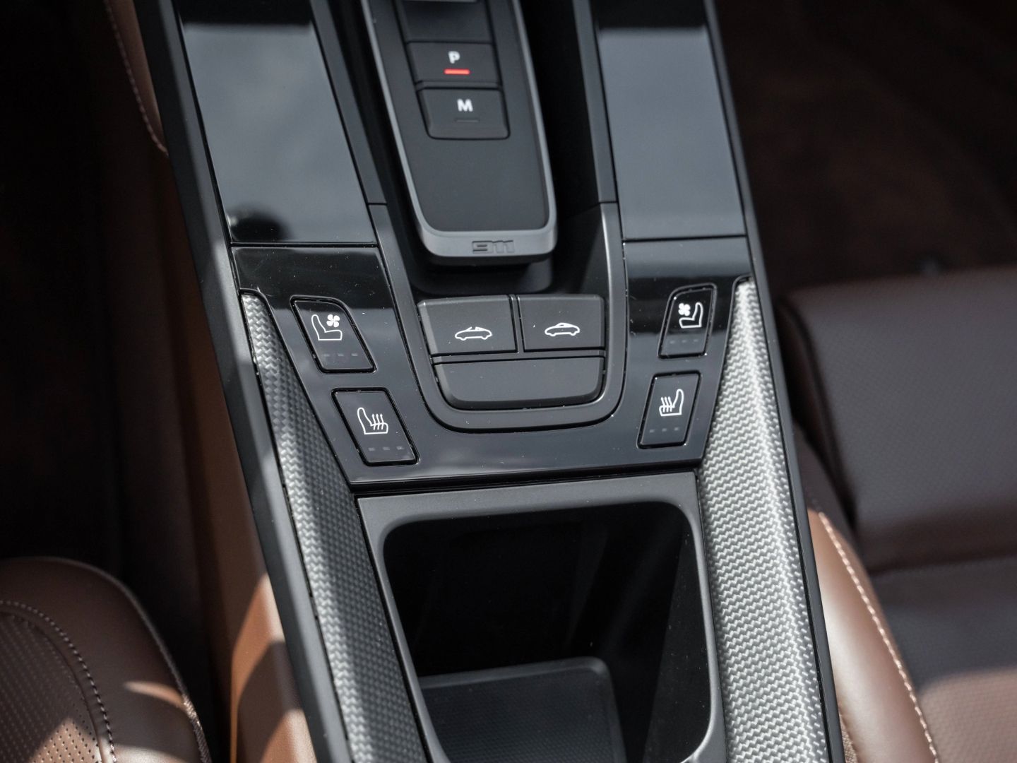 Porsche 992 911 Targa 4 GTS Matrix InnoDrive 18 Weg Sitz