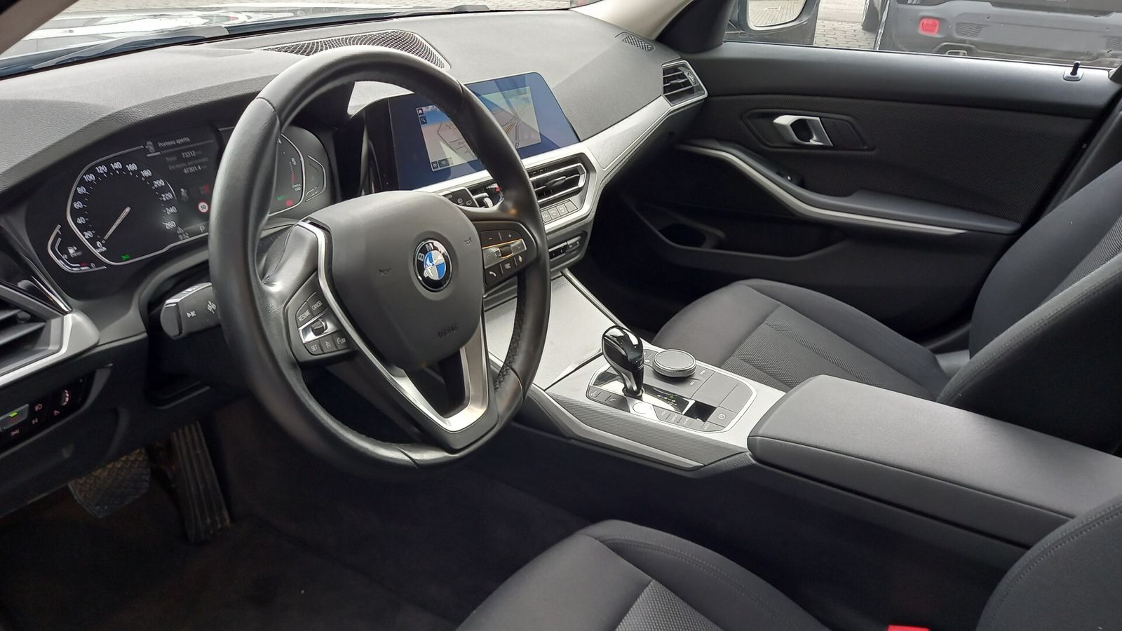 BMW 320 320d xDrive Touring Business Advanta - Samsaru's Car Outlet