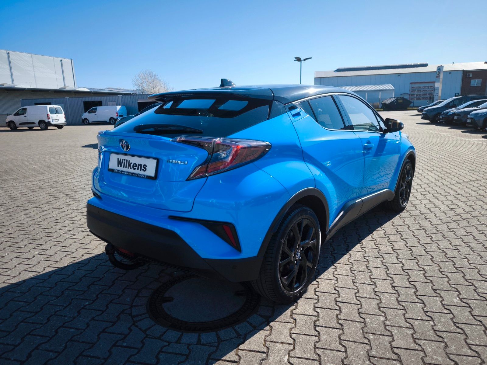 Toyota C-HR Hybrid Style Selection - Samsaru's Car Outlet