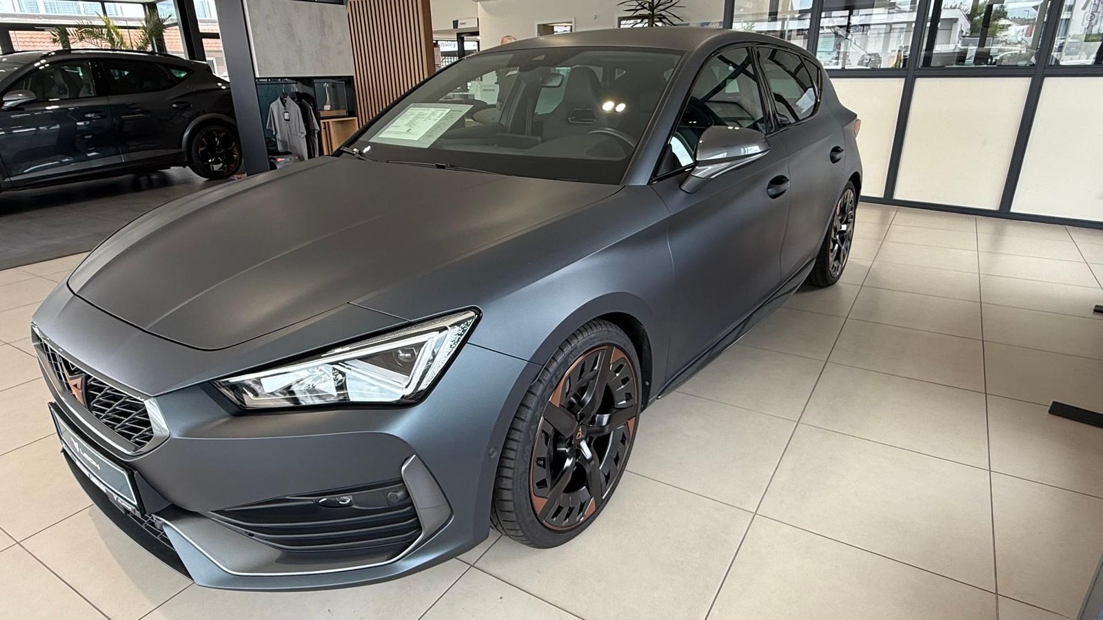 Cupra Leon VZ 2.0 TSI - Samsaru's Car Outlet