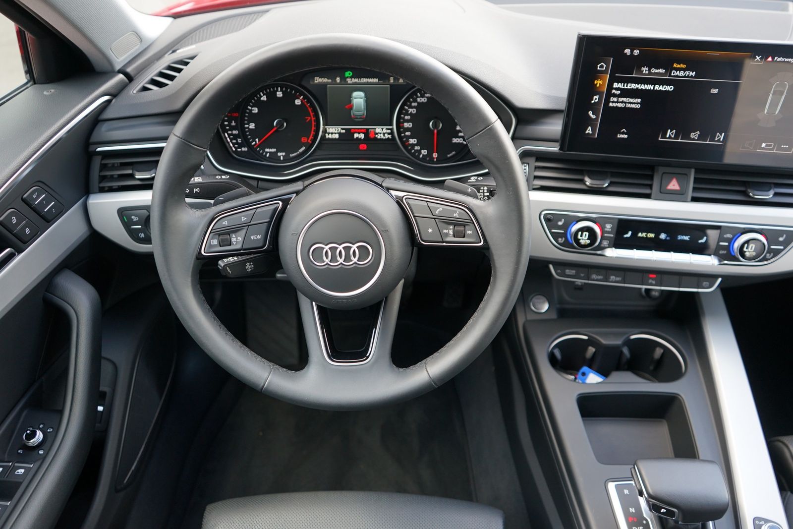Audi A4 Avant 40 TFSI S line - Samsaru's Car Outlet