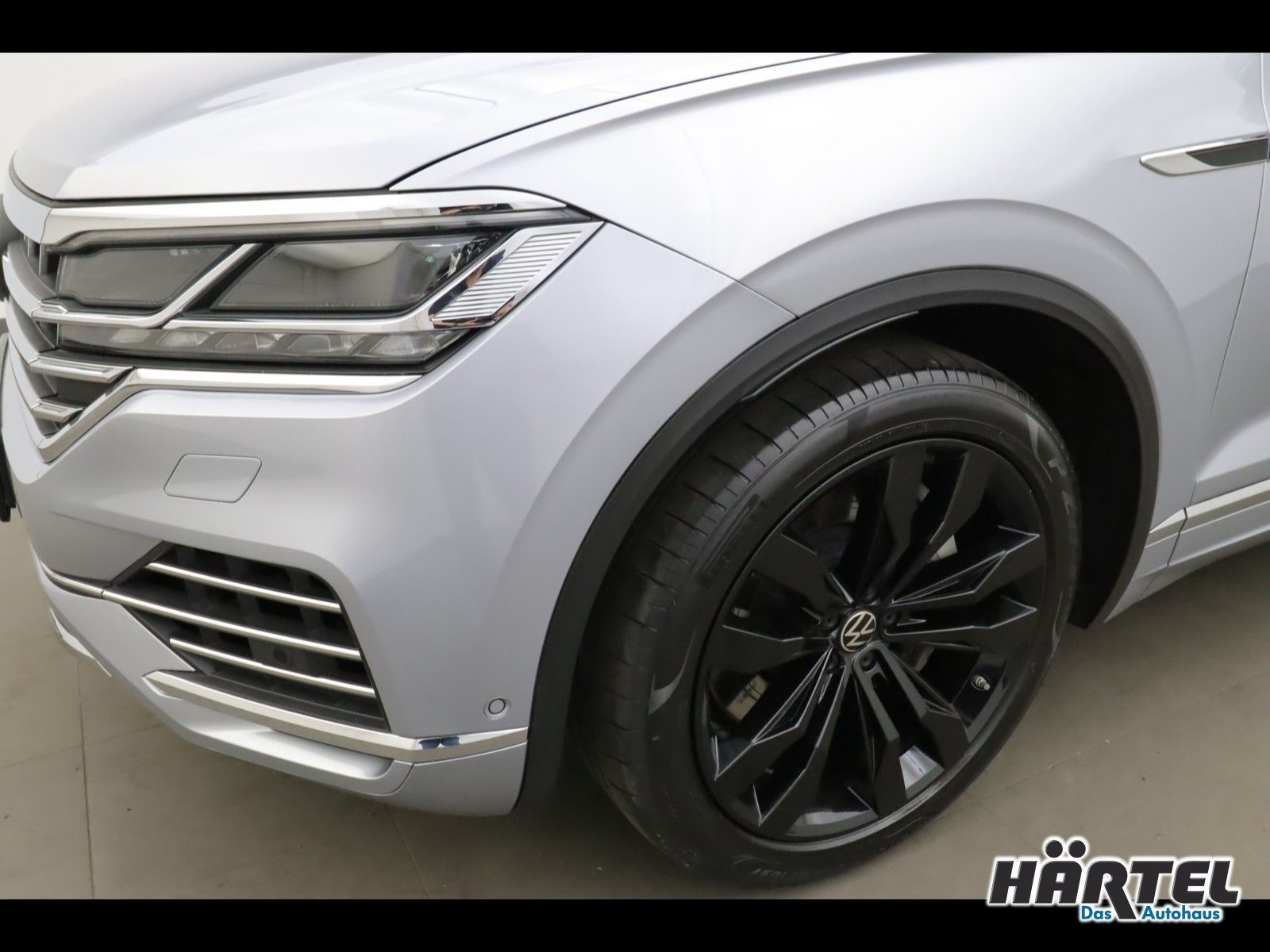 Volkswagen Touareg Elegance eHybrid 3.0 V6 TSI Tiptronic - Samsaru's Car Outlet