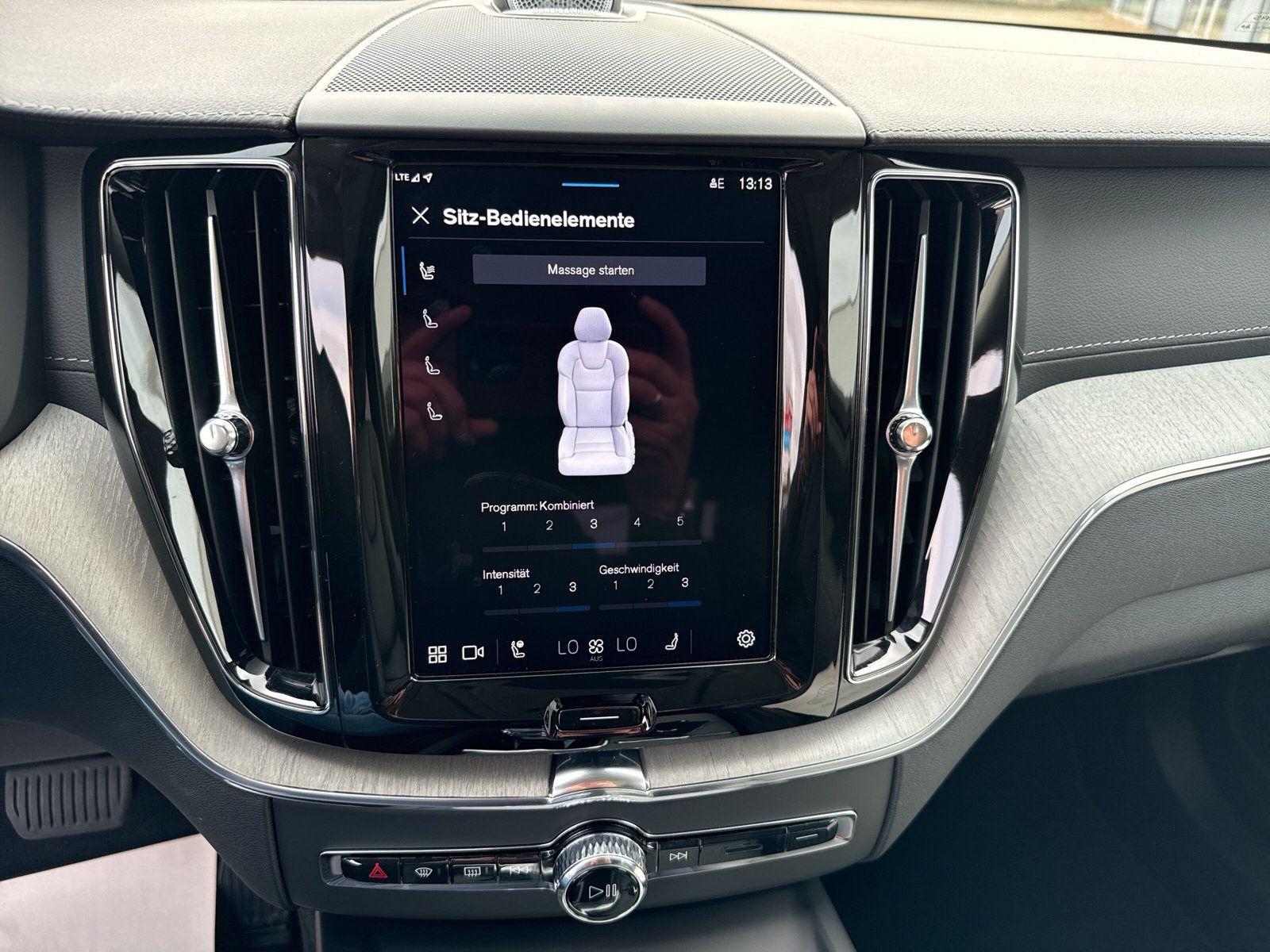 Volvo XC60 B5 Ultra Dark AWD !!! VOLLAUSSTATTUNG !!!