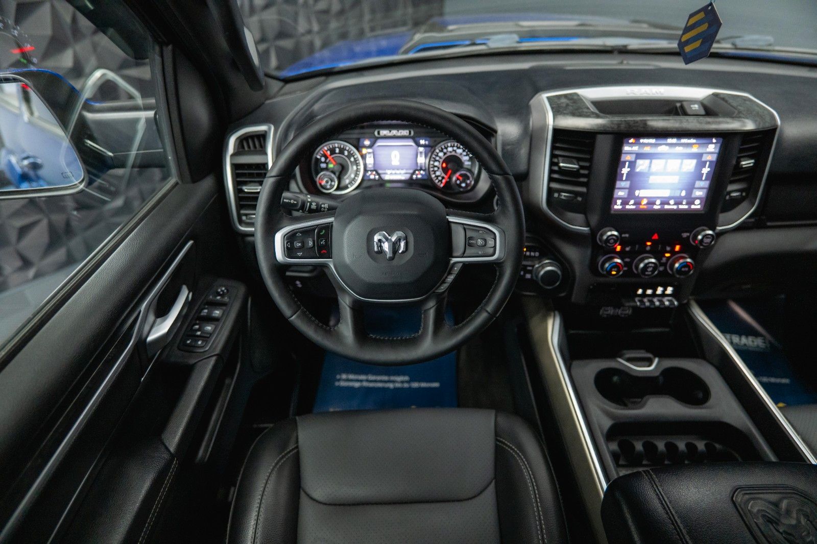 Dodge RAM 5.7 V8 HEMI 4x4 OFFROAD Night Limited 19%
