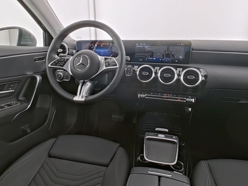 Mercedes-Benz A 180 Progressive - Samsaru's Car Outlet