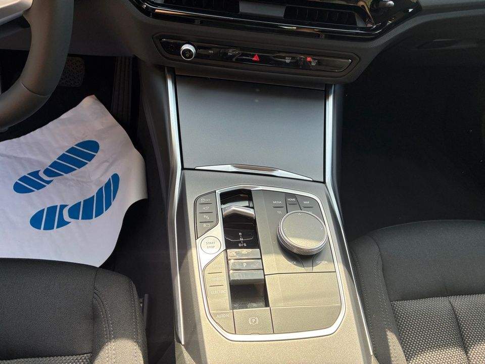 BMW 330e xDrive + GARANTIE-bis-10.2029