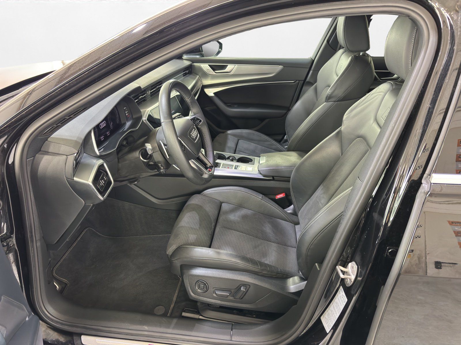 Audi A6 Avant 55 TFSI e quattro S tronic S line | AHK