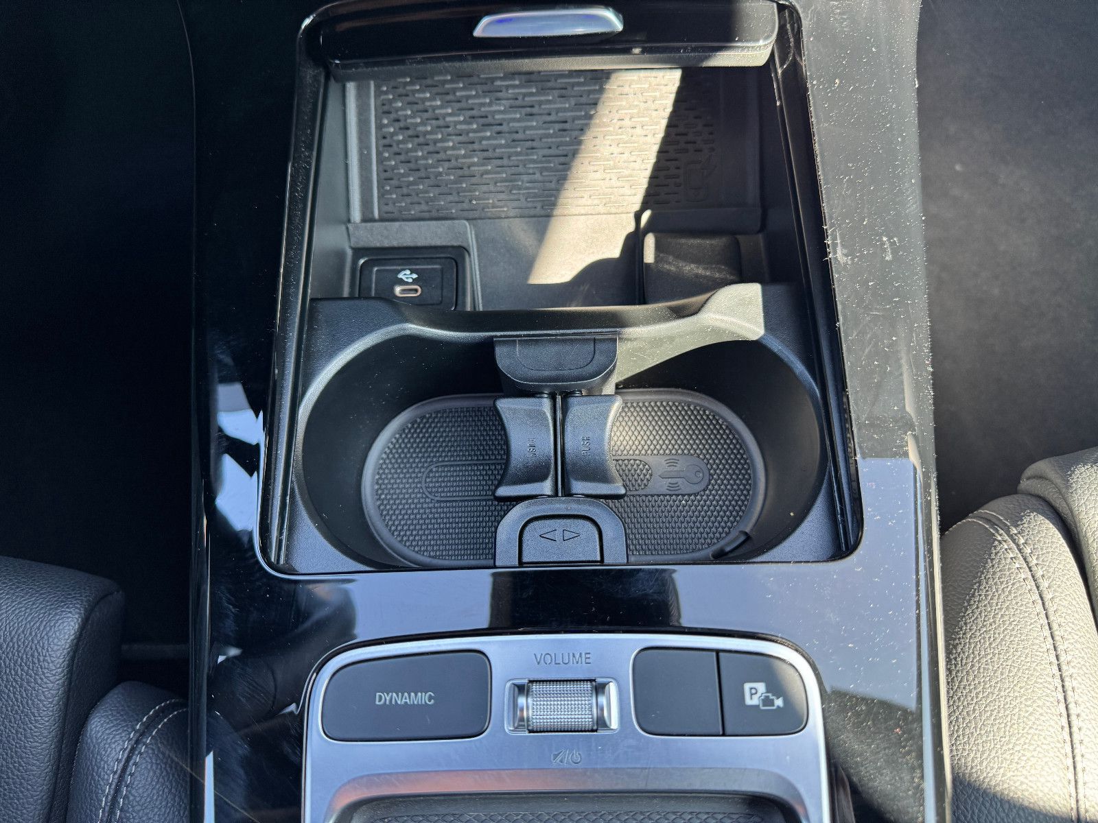 Mercedes-Benz A 180 AMG-Line - Samsaru's Car Outlet