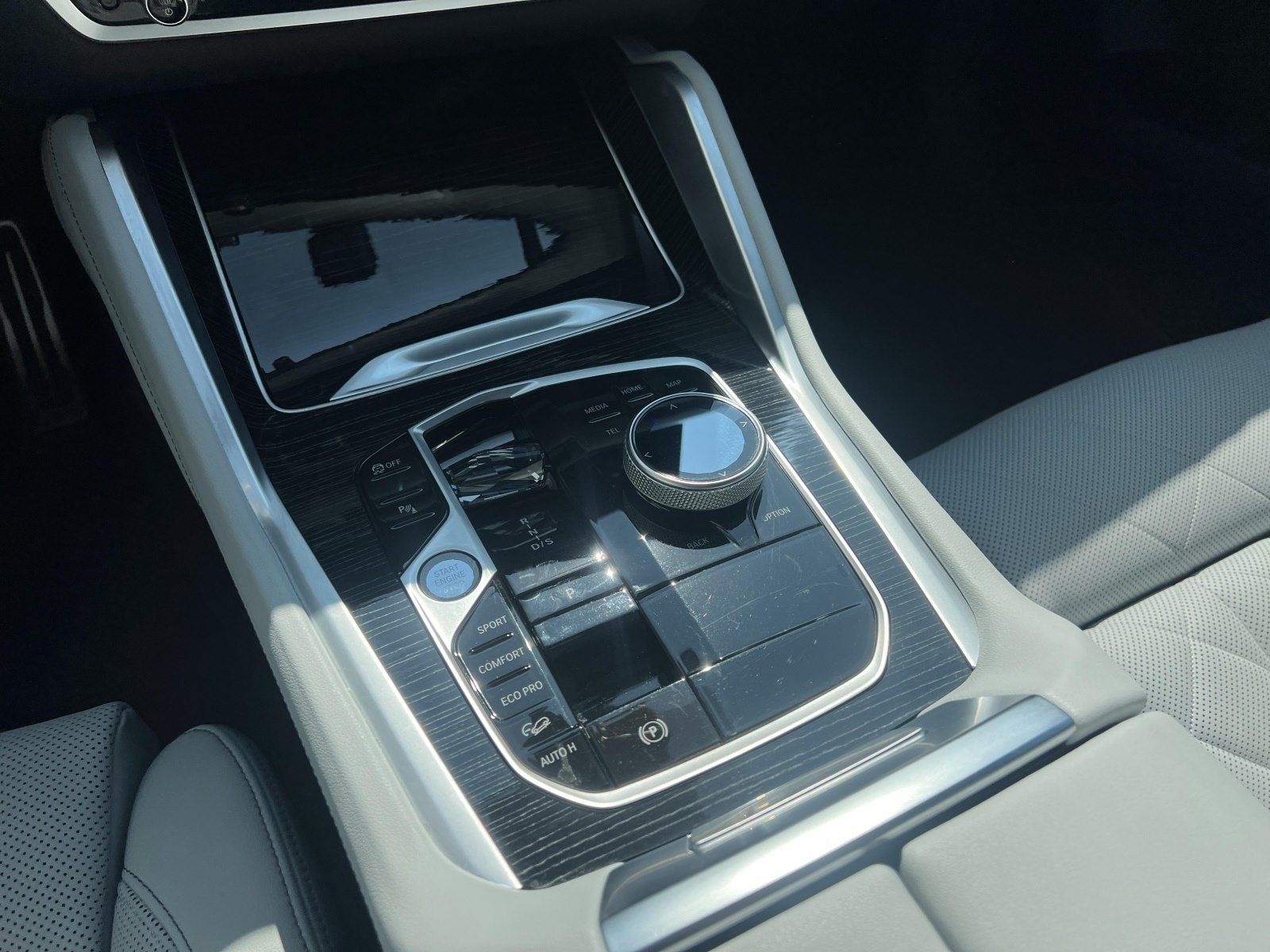 BMW X6 xDrive40d M Sport Pro|AHK|SkyLounge|Standhzg.