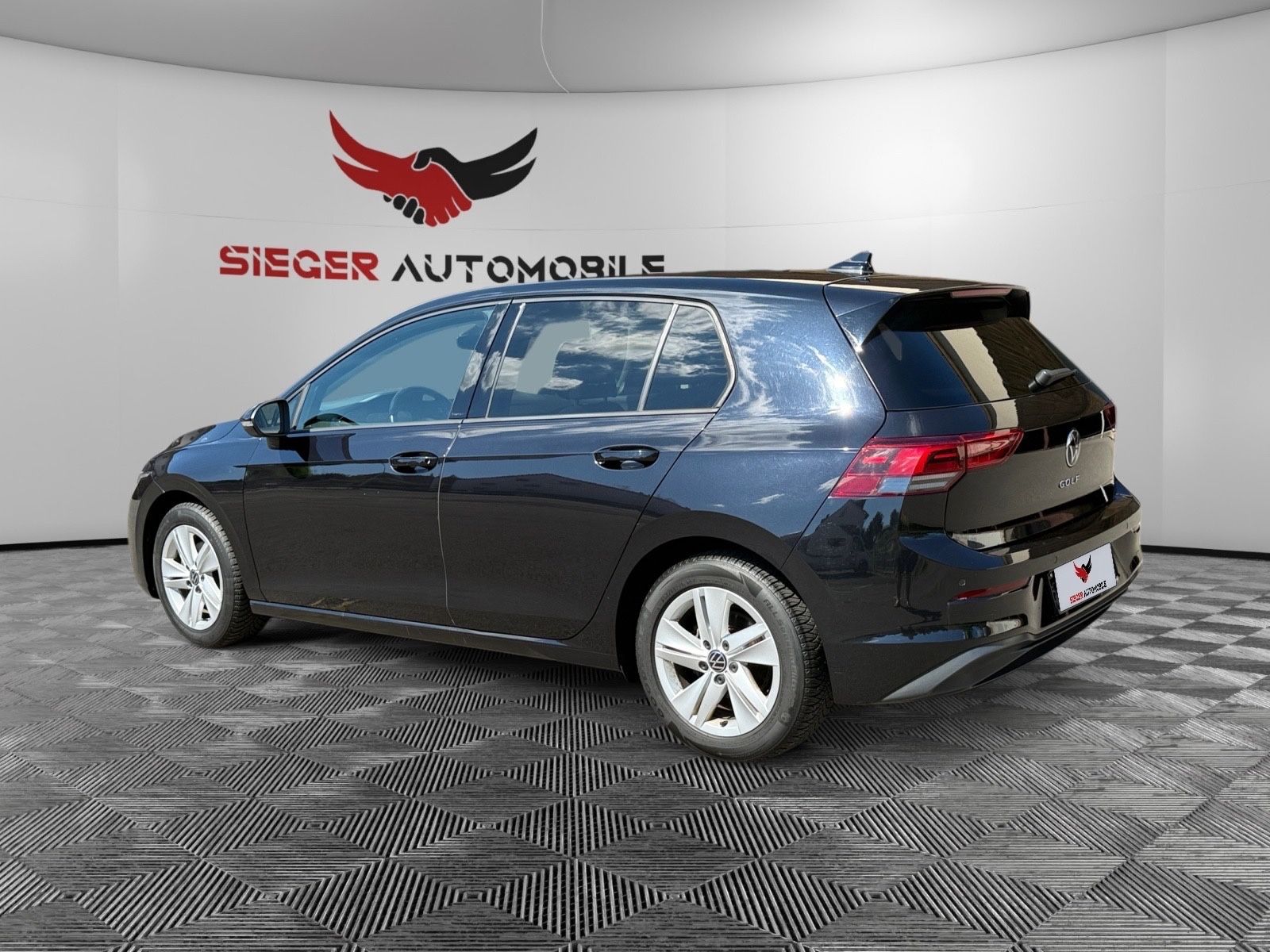 Volkswagen GOLF VIII 2.0 TDI DSG LIFE - Samsaru's Car Outlet