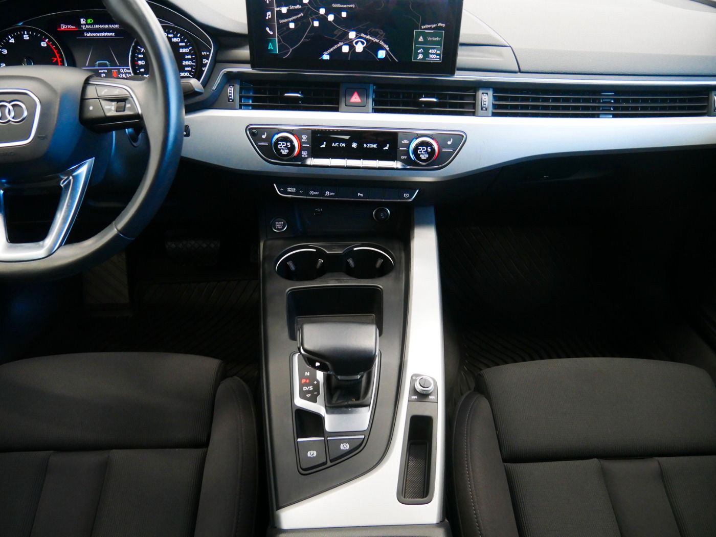 Audi A4 Limousine 35 TFSI advanced - Samsaru's Car Outlet