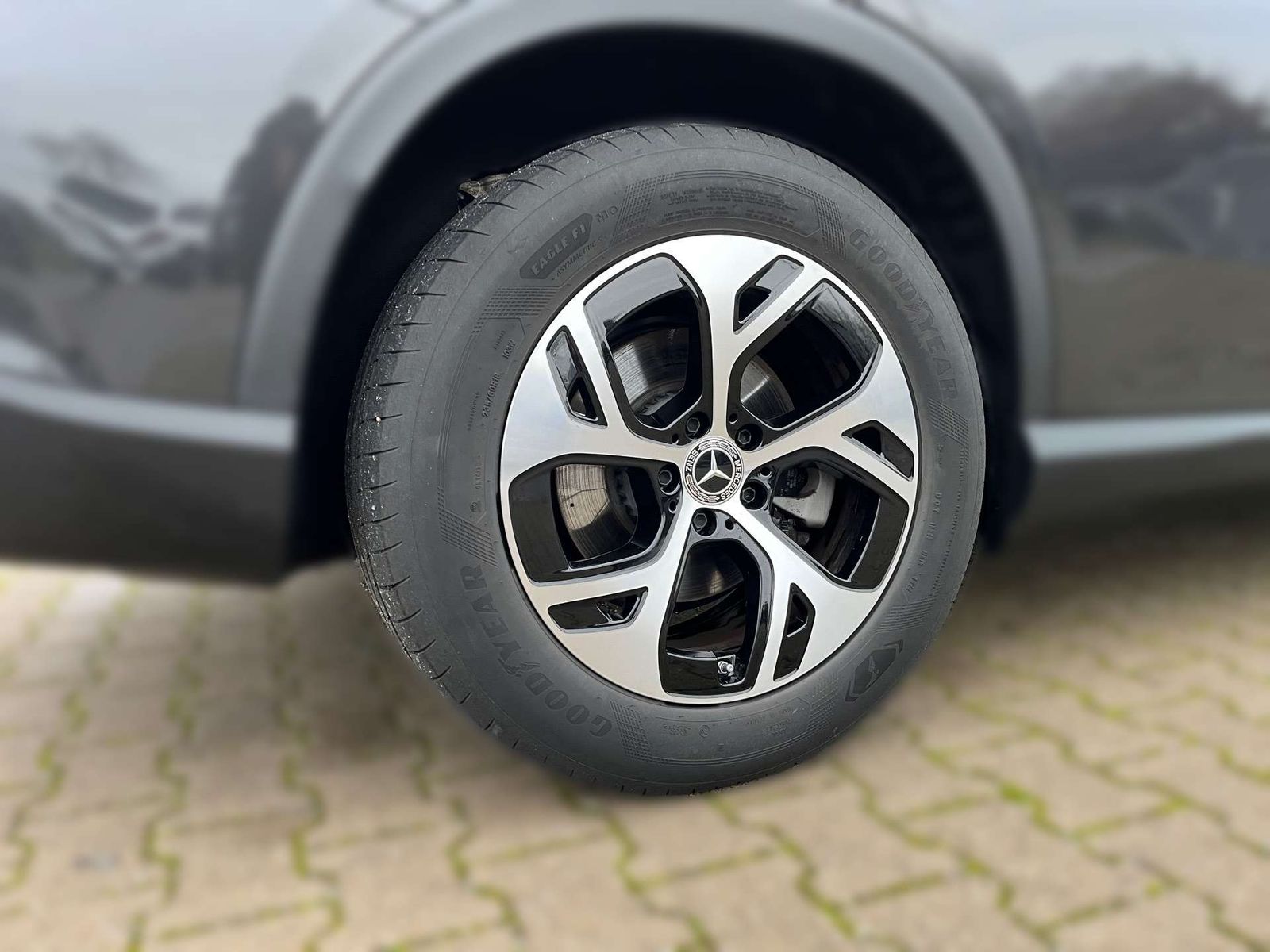 Mercedes-Benz GLC 220 d 4M Avantgarde+Pano+Distr+AHK+DIGITAL