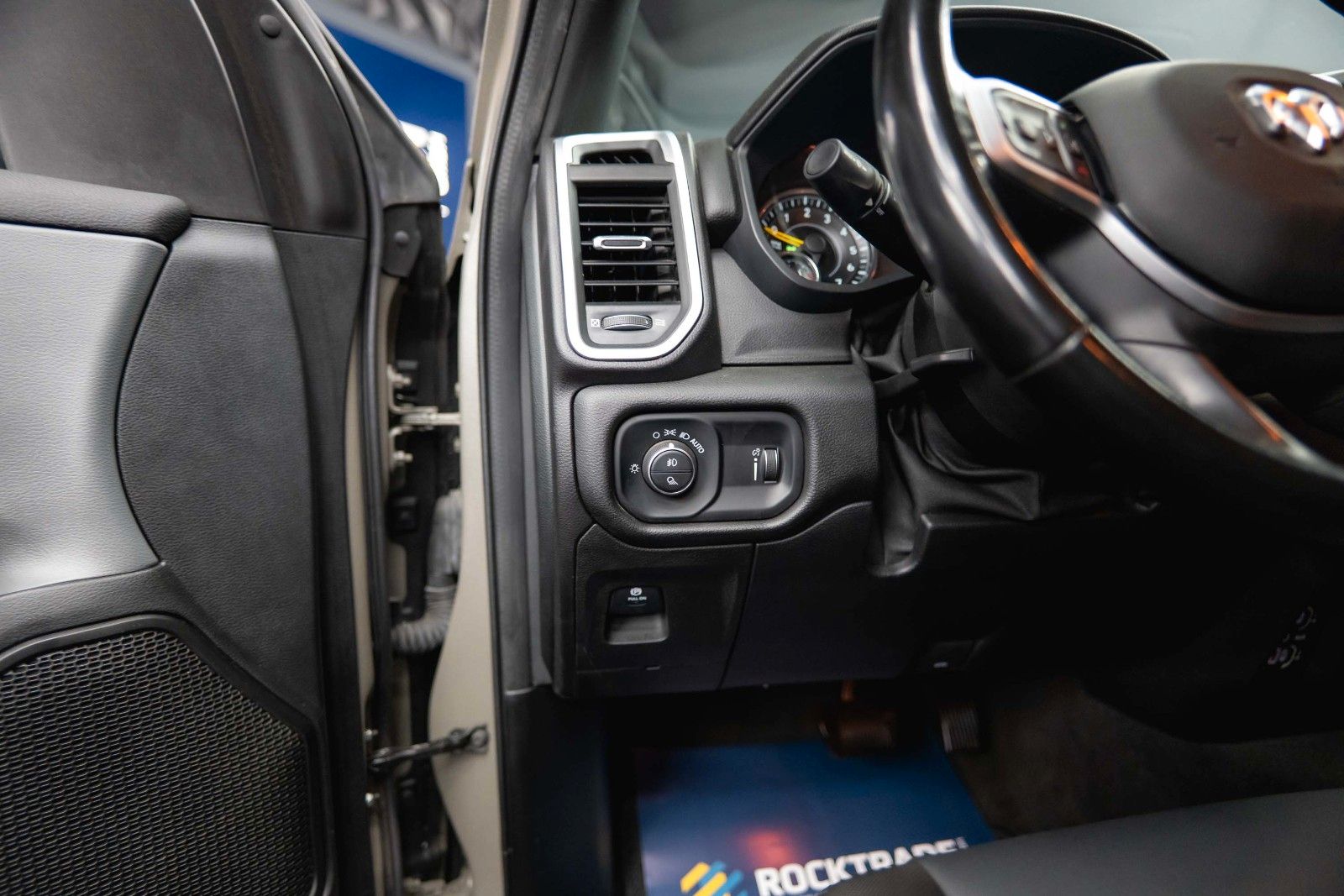 Dodge RAM 5.7 V8 HEMI 4x4 OFFROAD LONGBED RAPTOR Style