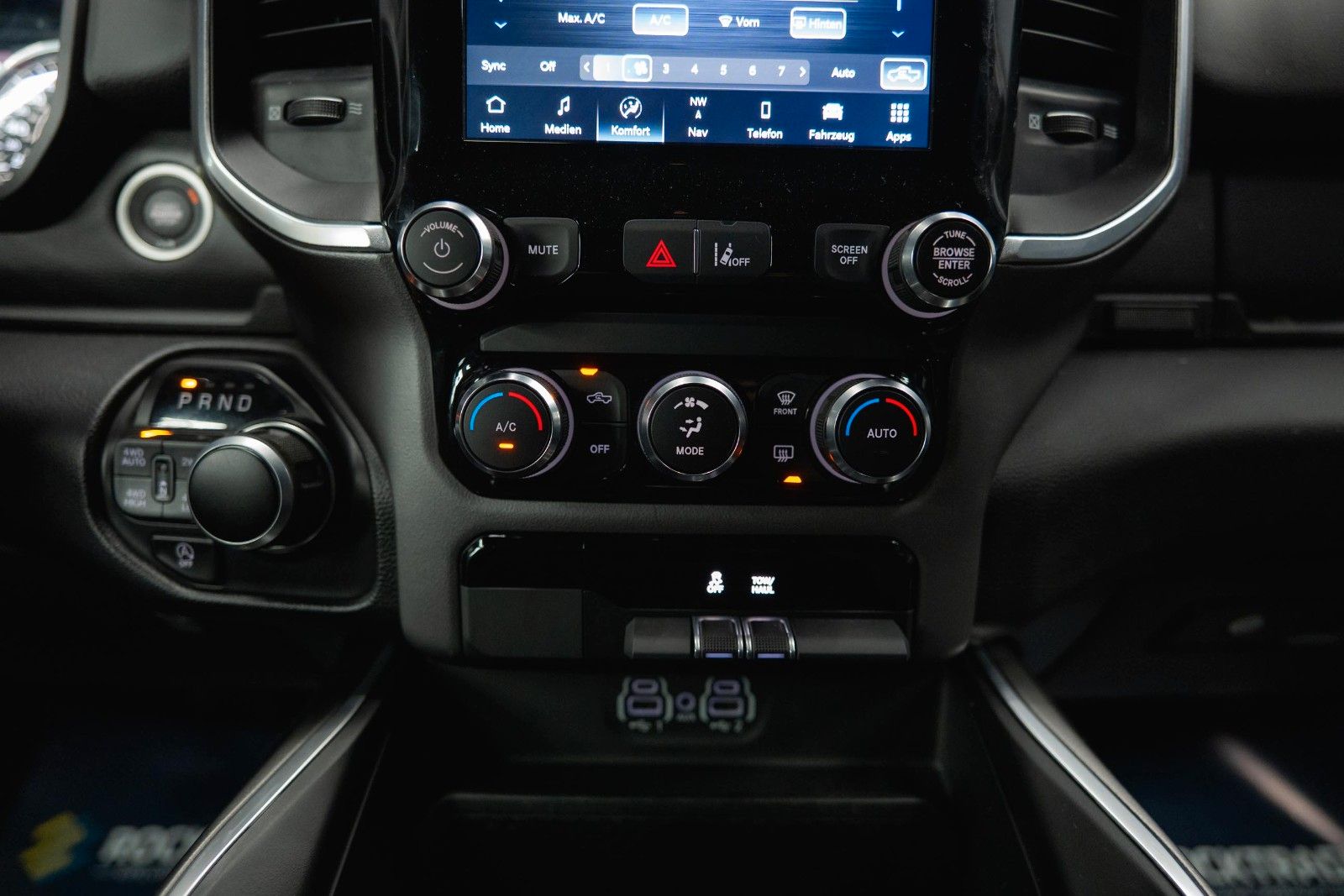 Dodge RAM 5.7 V8 HEMI 4x4 OFFROAD Night-Paket *LED*19%