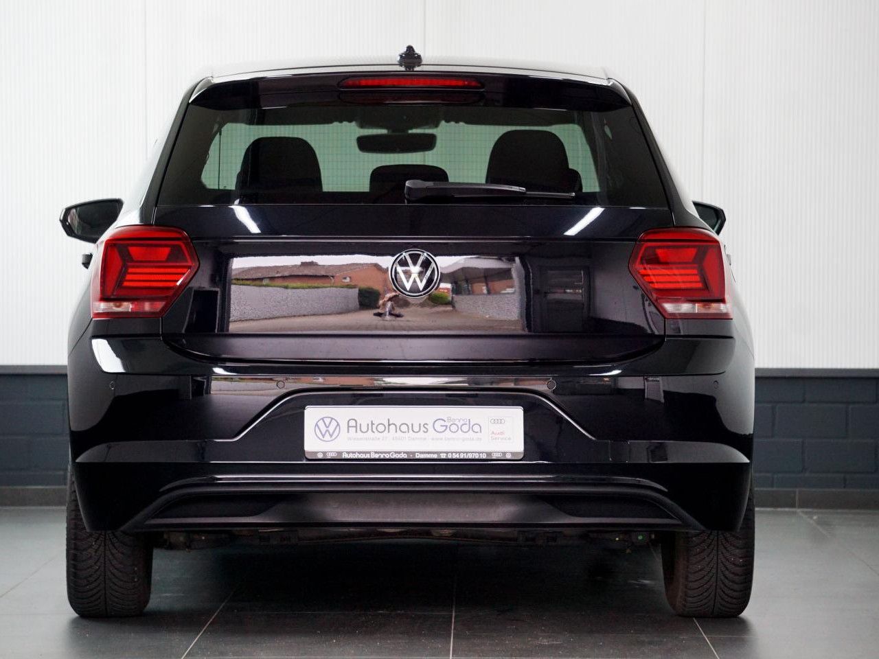 Volkswagen Polo Comfortline 1.0 TSI - Samsaru's Car Outlet