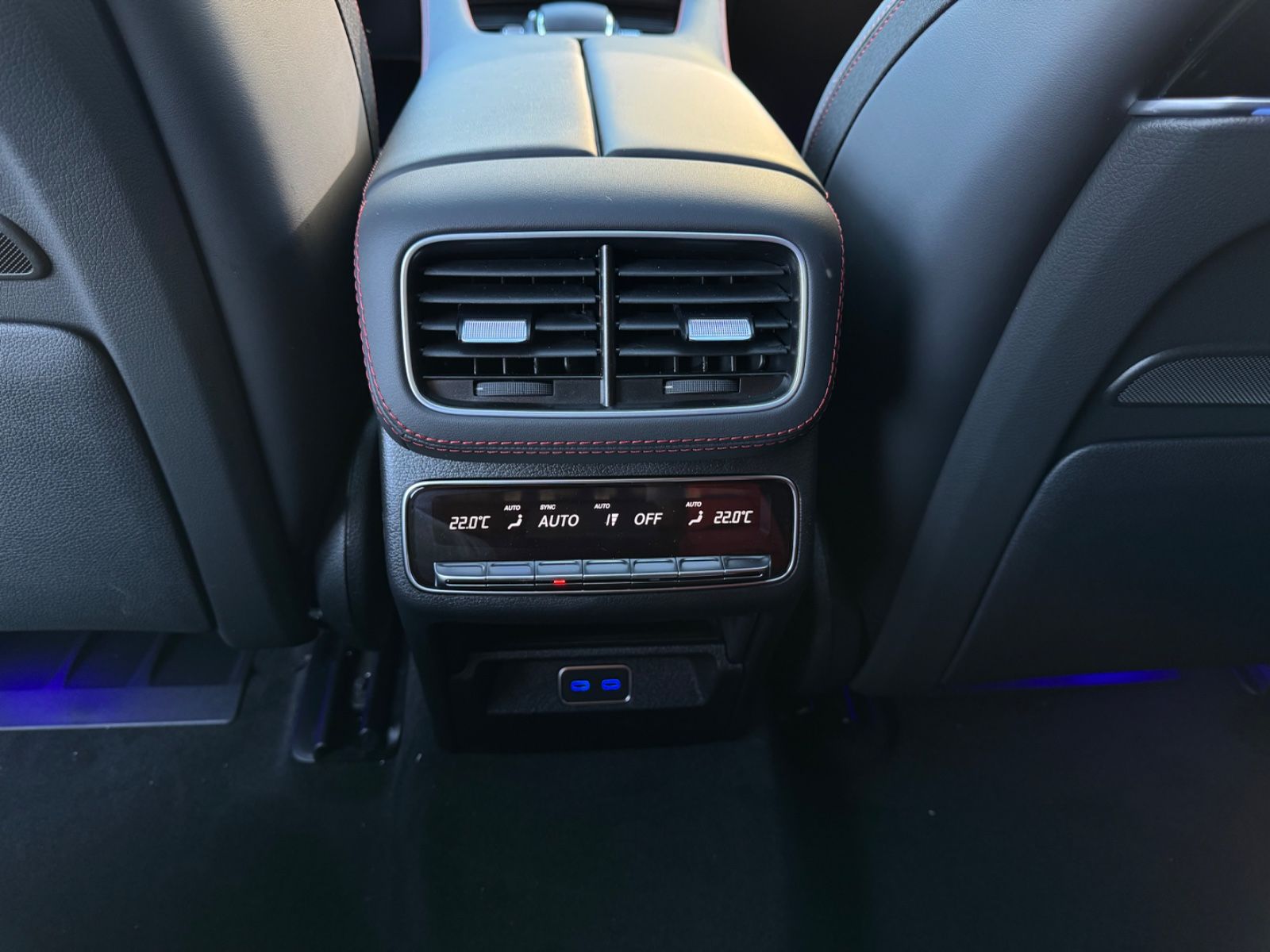 Mercedes-Benz COUPÉ|ROT|MY26|CARBON|BURMESTER|HEAD-UP|MASSAGE|