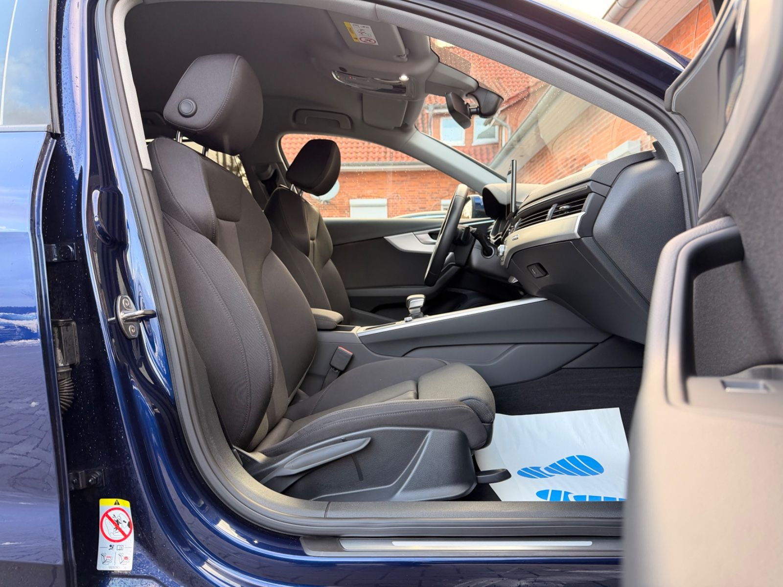 Audi A4 Avant 40 TDI quattro*AHK/HEAD-UP/KAMERA/SHZ*