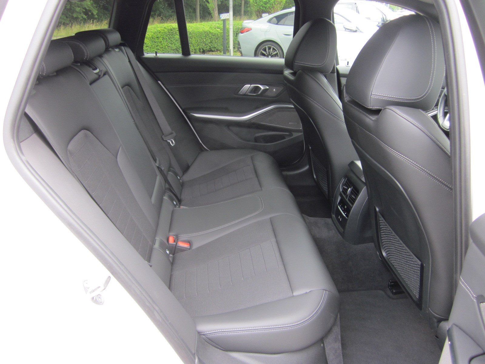 BMW 330e TOURING SPORT LINE - Samsaru's Car Outlet