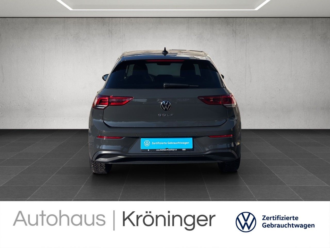 Volkswagen Golf VIII 1.5 TSI Life - Samsaru's Car Outlet