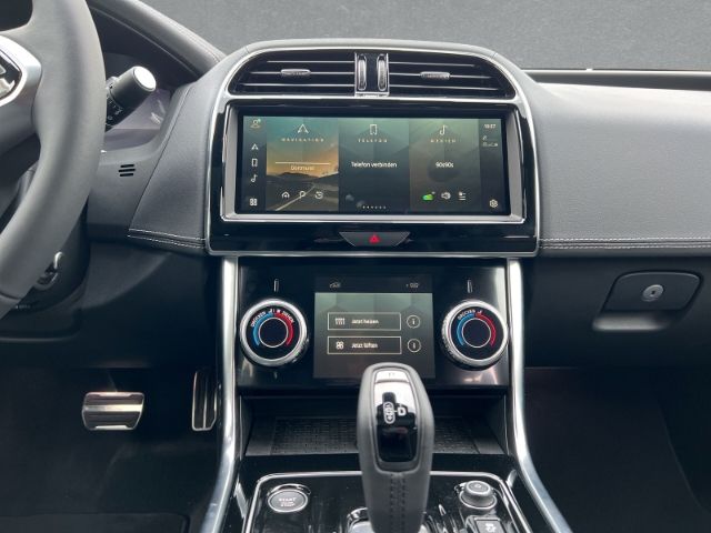 Jaguar XE D200 R-Dynamic HSE HUD StandHZG Navi Leder Me
