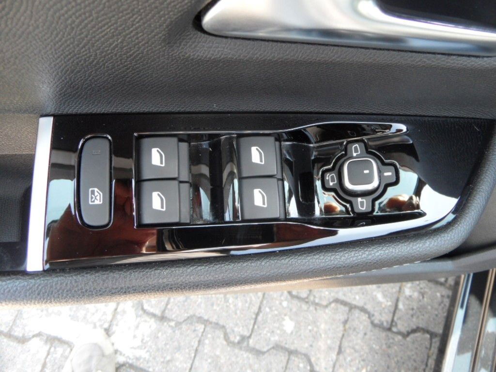 Opel Astra 1.2 Turbo Edition - Samsaru's Car Outlet