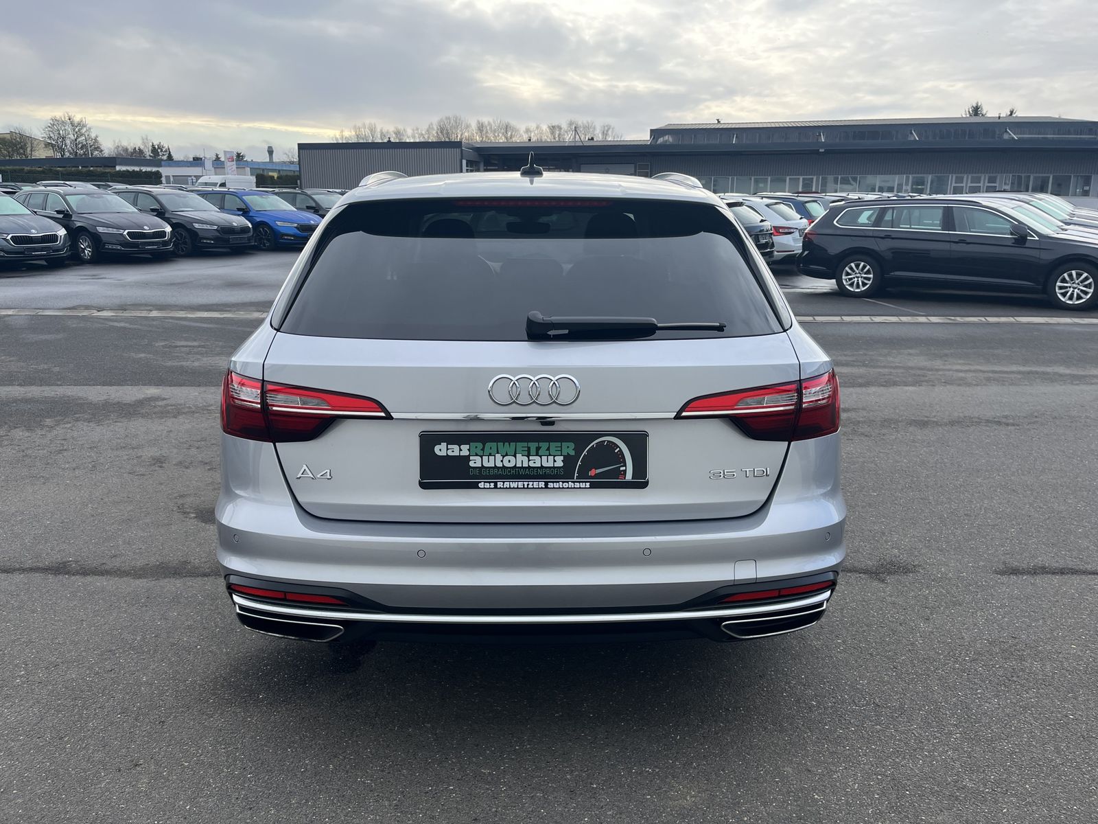 Audi A4 Avant 35 2.0 TDI S tronic advanced - Samsaru's Car Outlet