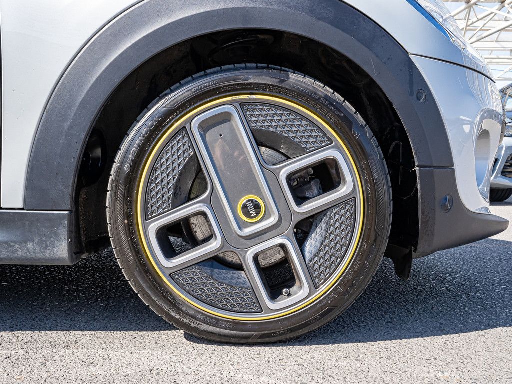 MINI Cooper SE Trim - Samsaru's Car Outlet