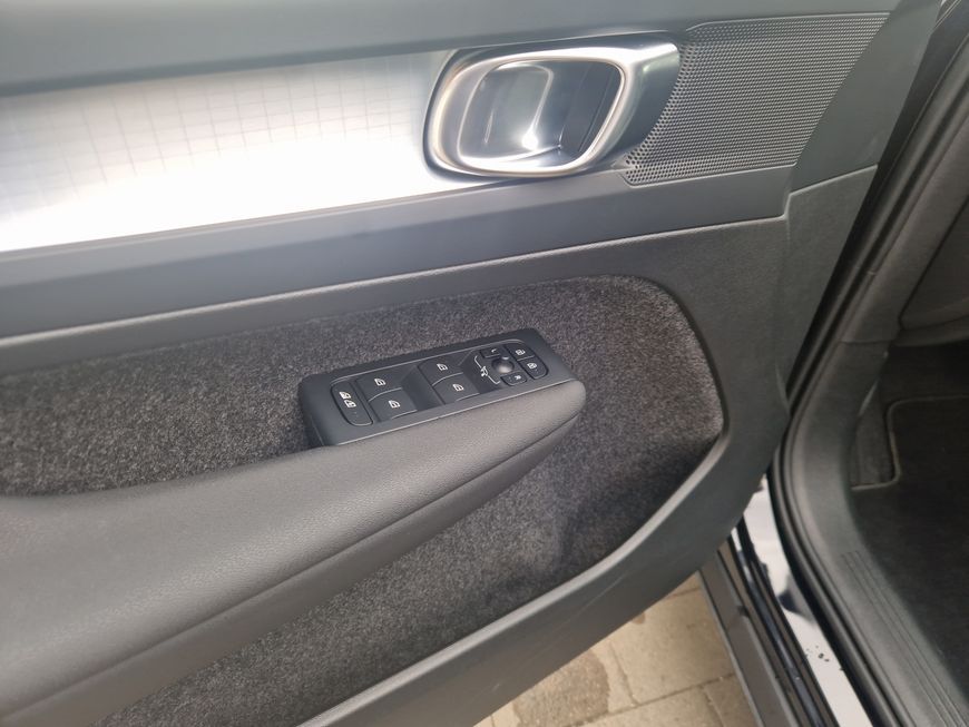 Volvo XC40 B3 Core - Samsaru's Car Outlet