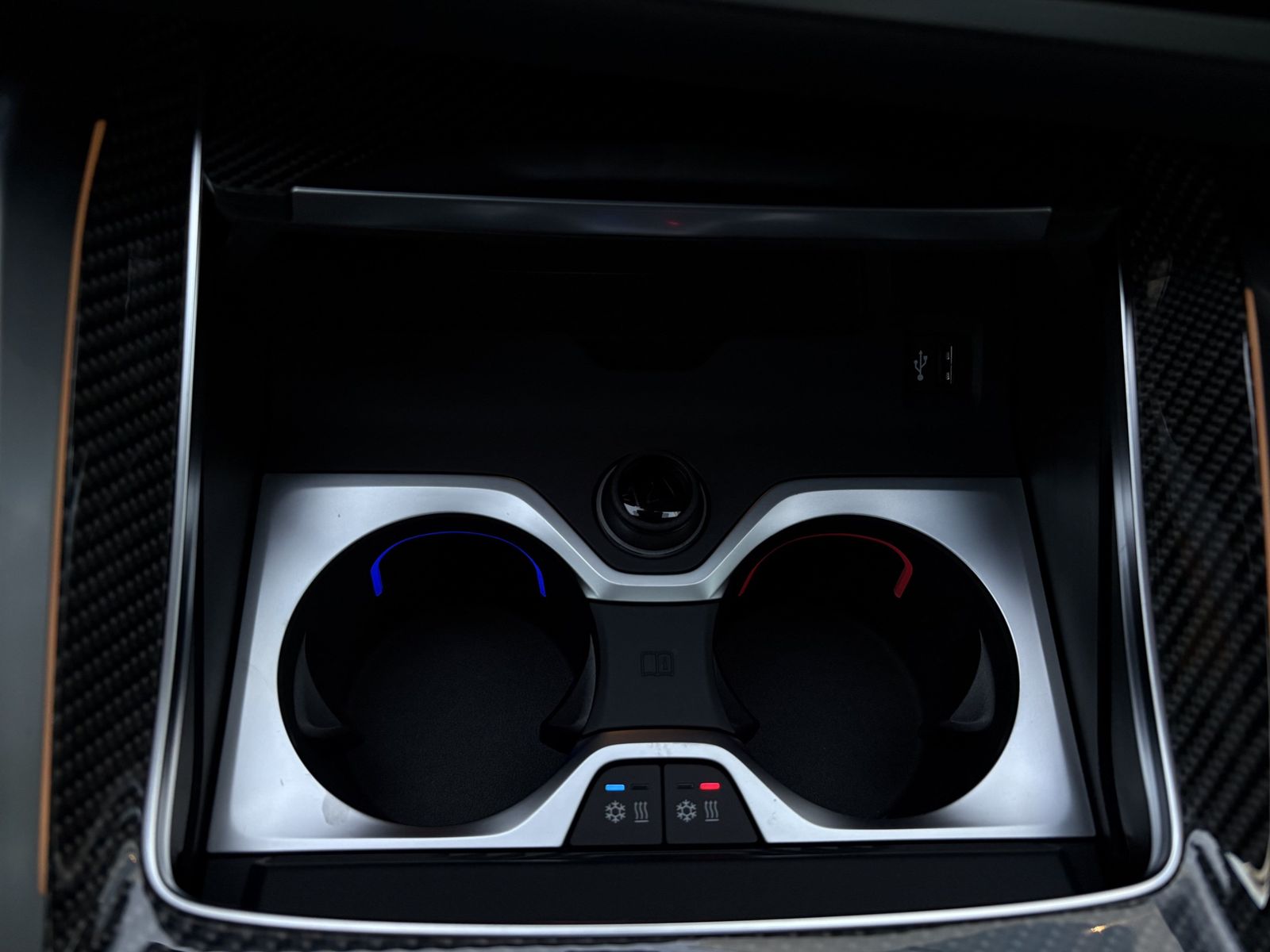 BMW X6 xDrive40d MSport PANO AHK DA PROF PA PROF 22"