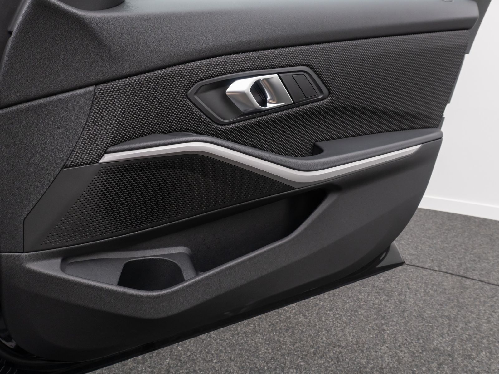 BMW 320e - Samsaru's Car Outlet