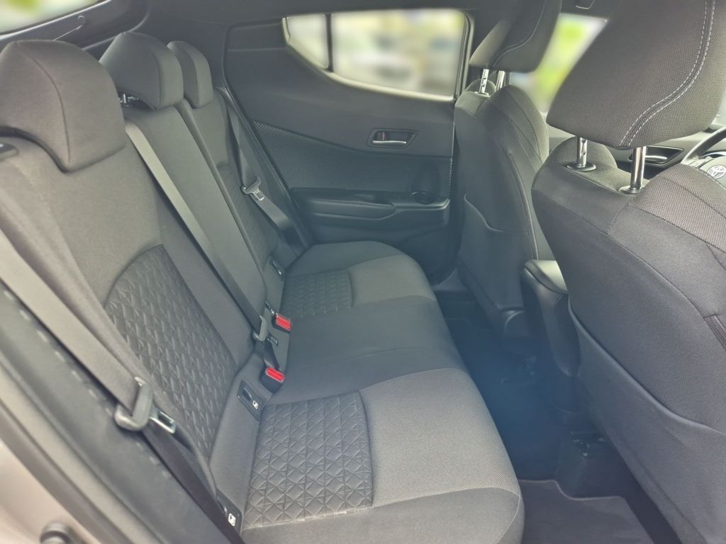 Toyota C-HR 2.0 Hybrid - Samsaru's Car Outlet