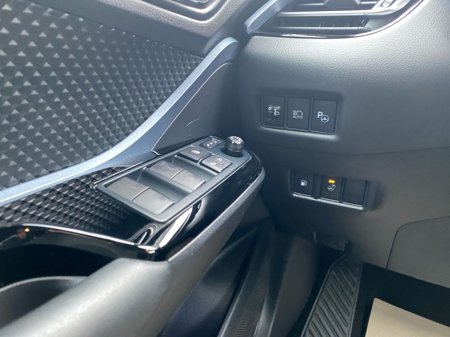 Toyota C-HR 1.8 Hybrid Team D *LED*ACC*CarPlay*CAM*Navi