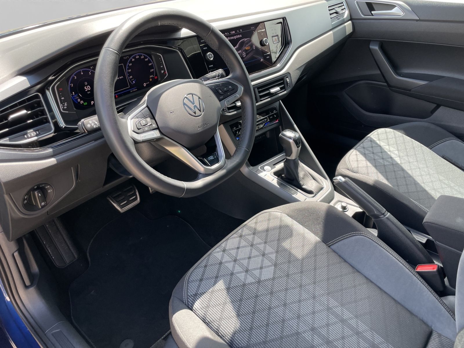 Volkswagen Taigo 1.5 TSI R-Line - Samsaru's Car Outlet