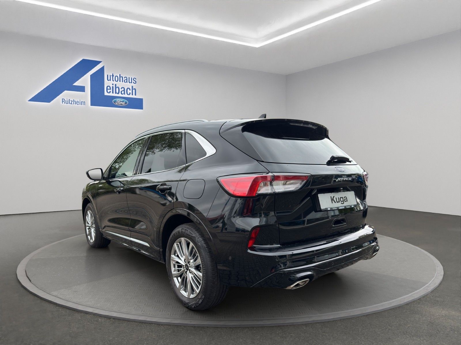Ford Kuga Plug-In Hybrid Vignale - Samsaru's Car Outlet