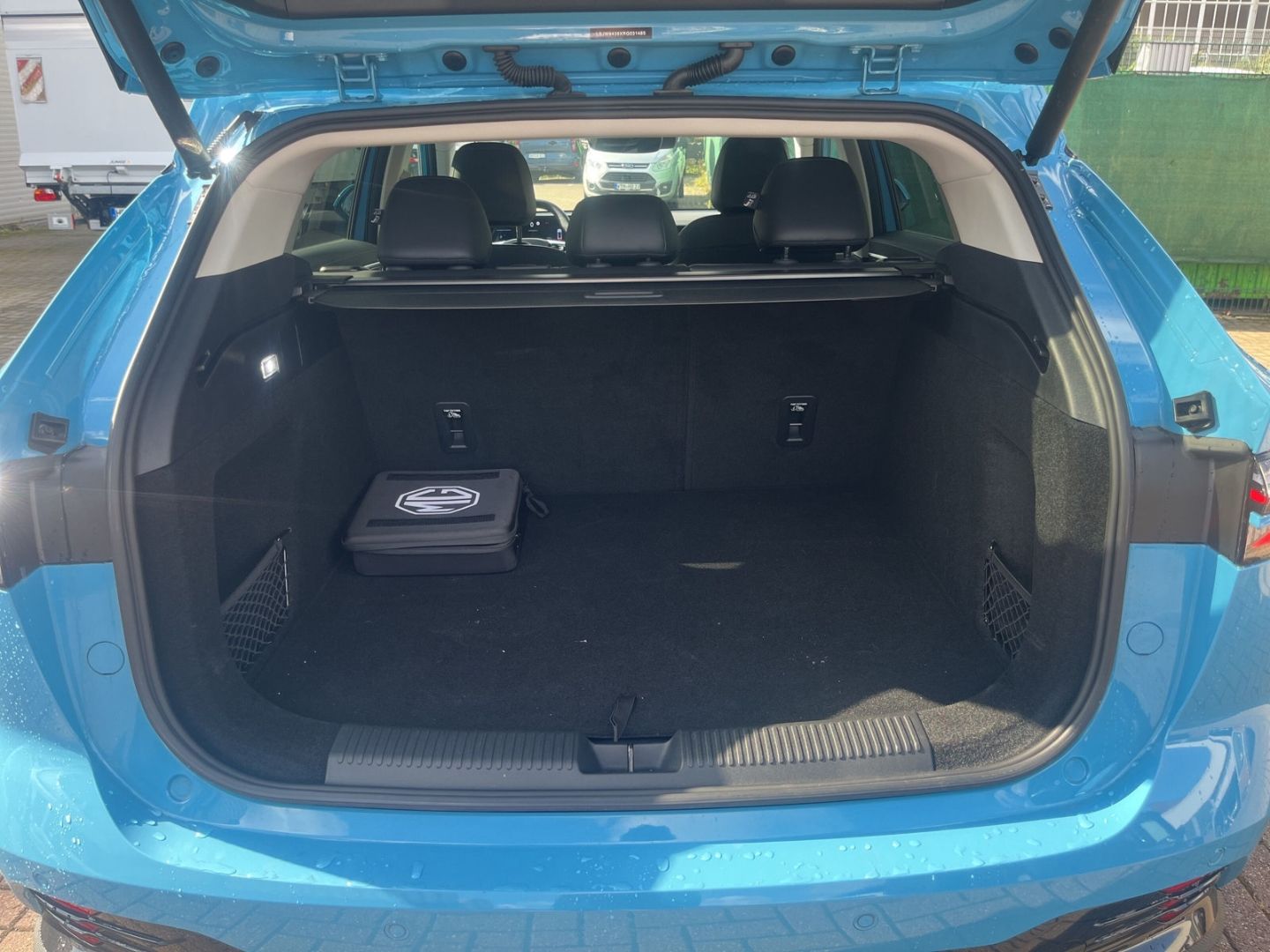MG HS PHEV LUX VFW inkl. Ganzjahresreifen