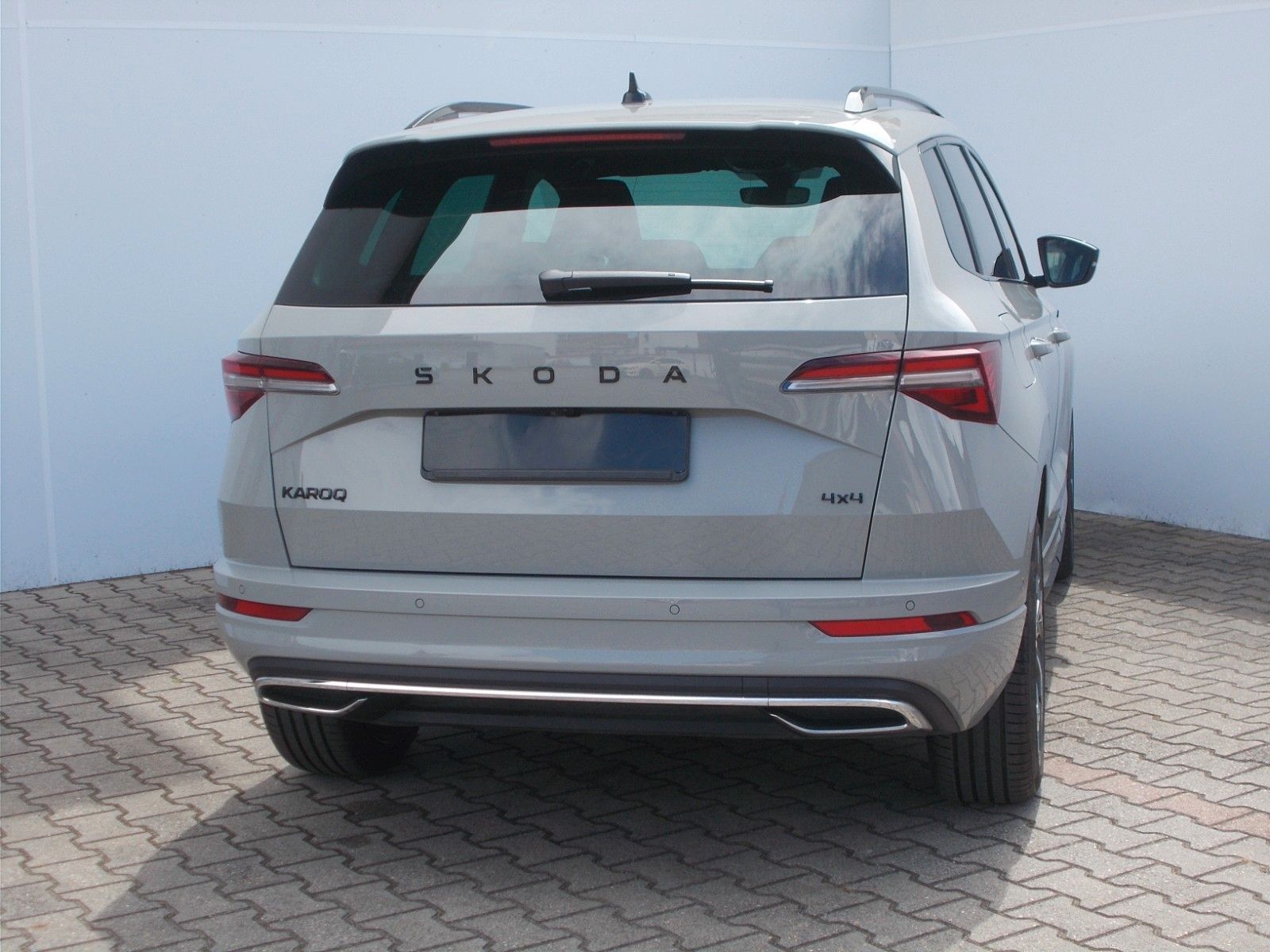 Skoda Karoq Sportline 2.0 TDI 4x4 * ACC * AHK * 360° !