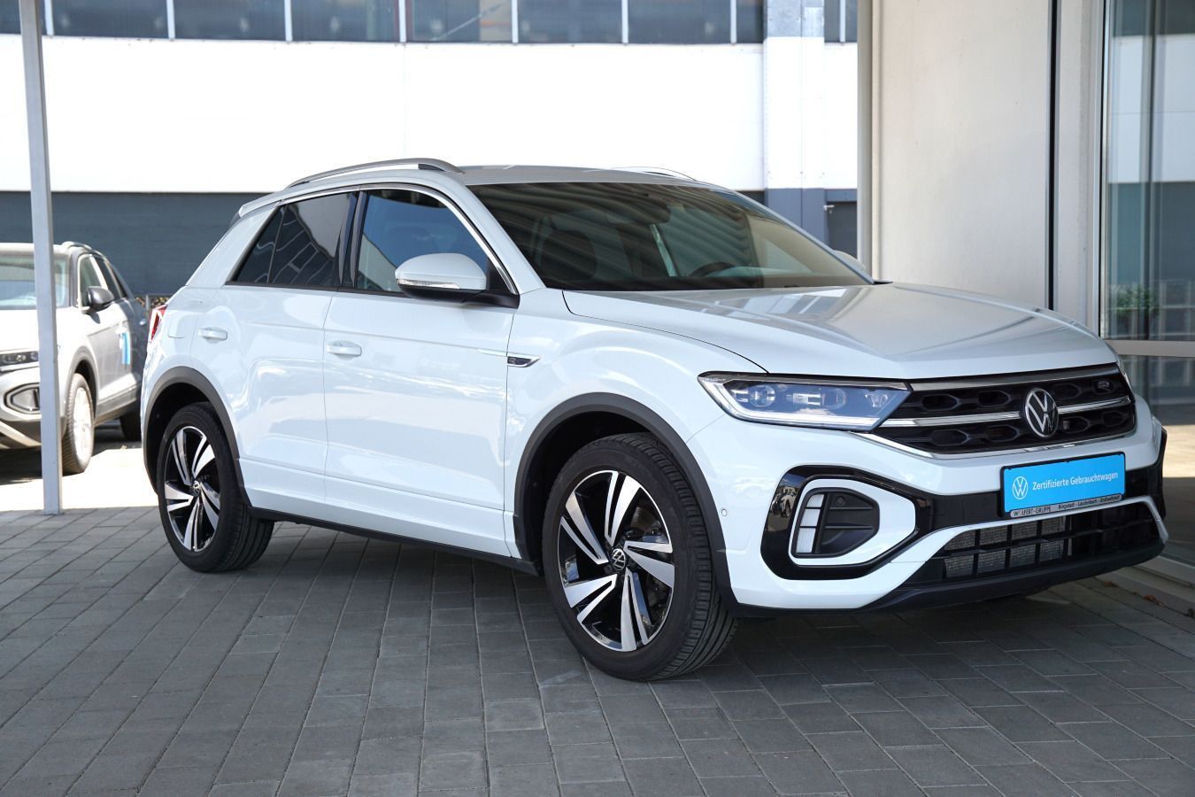 Volkswagen T-Roc R-Line 1.5 TSI DSG - Samsaru's Car Outlet