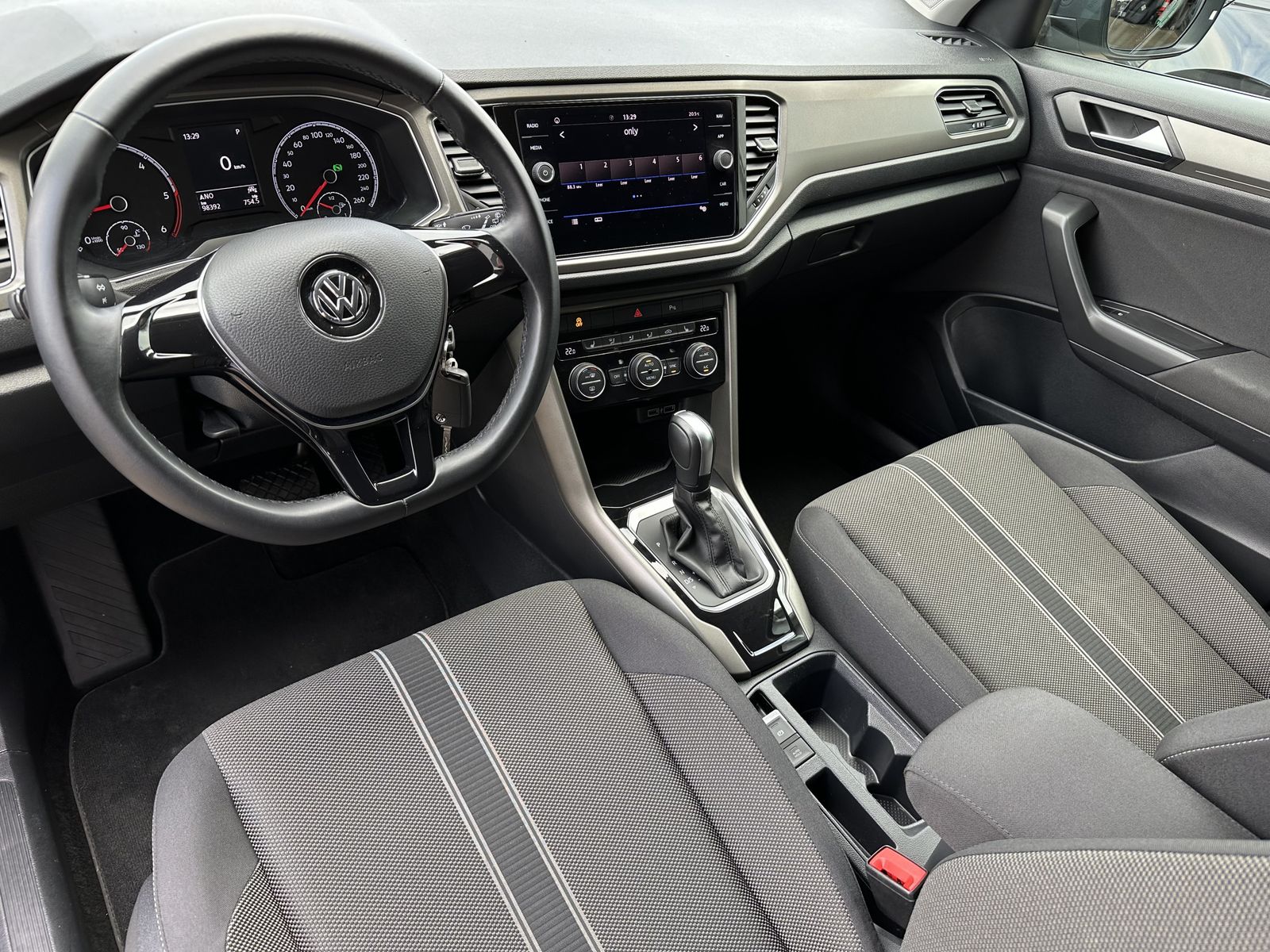 Volkswagen T-Roc 2.0 TDI DSG Style - Samsaru's Car Outlet