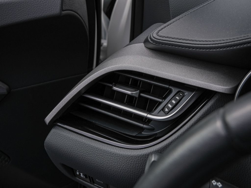 Toyota C-HR HYBRID Flow - Samsaru's Car Outlet