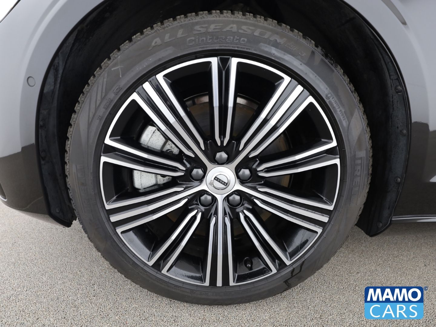 Volvo V60 T6 Recharge AWD Ultra Dark Plug-In Hybrid