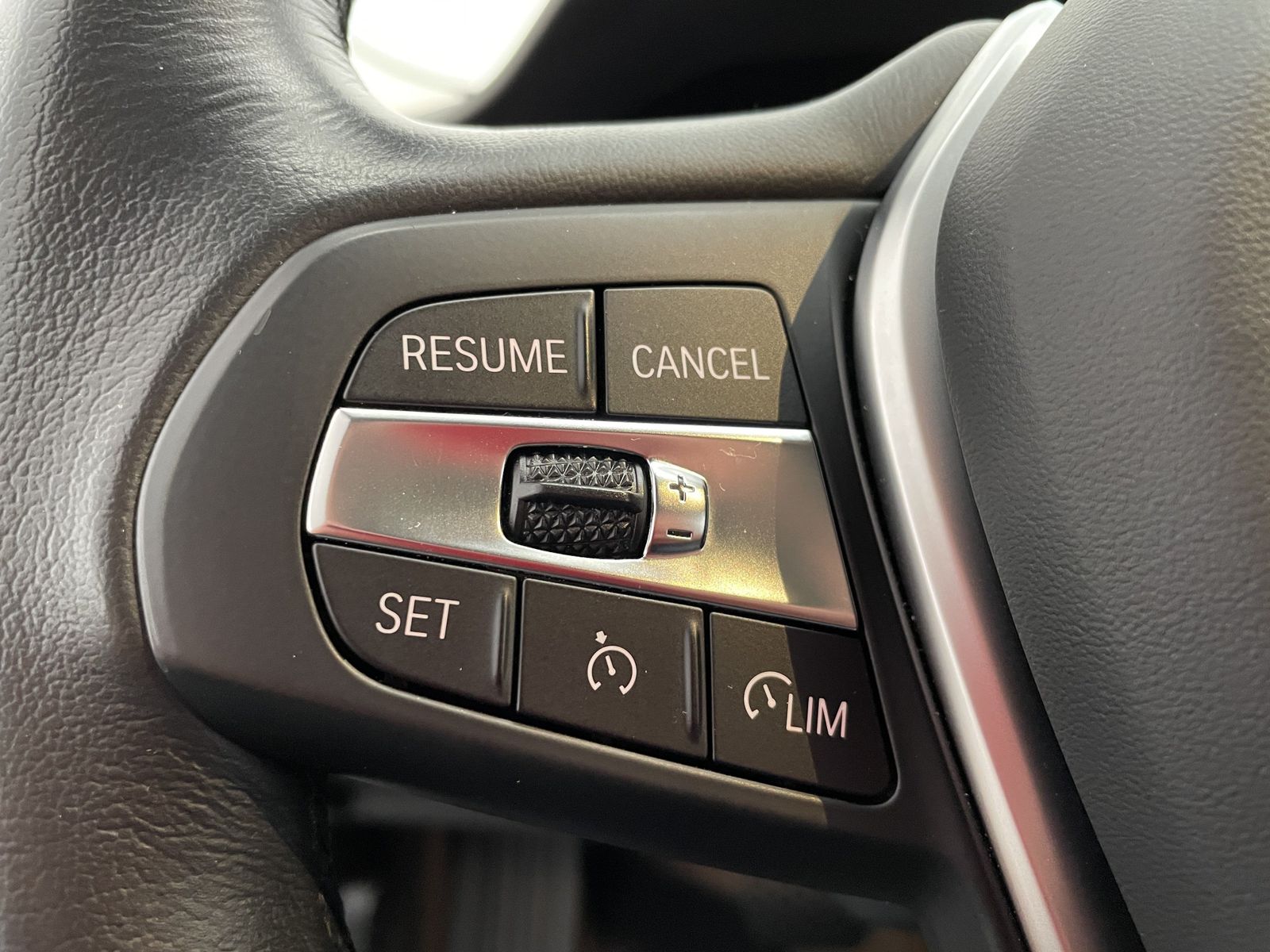 BMW 318d - Samsaru's Car Outlet