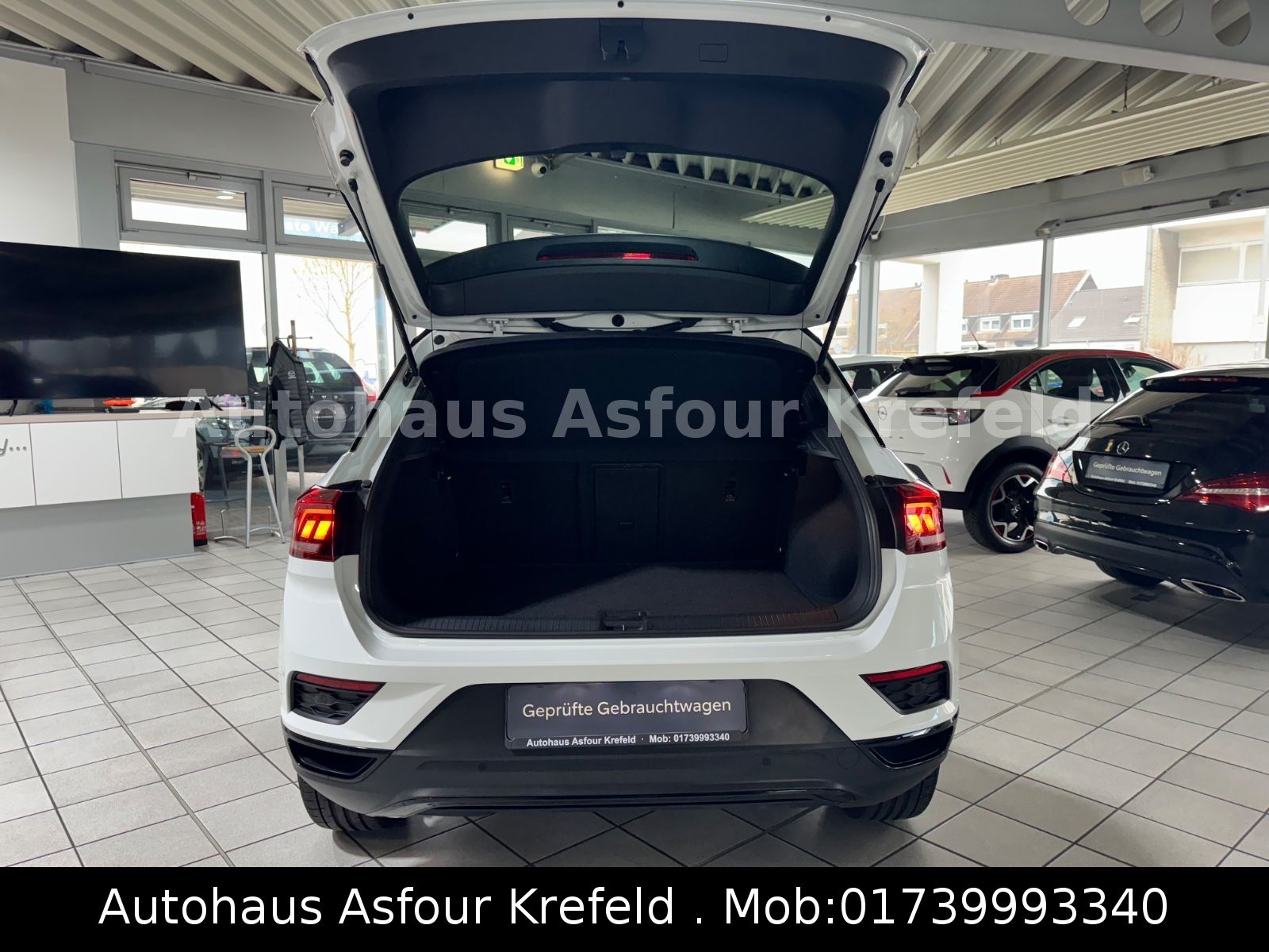 Volkswagen T-Roc Sport Black - Samsaru's Car Outlet