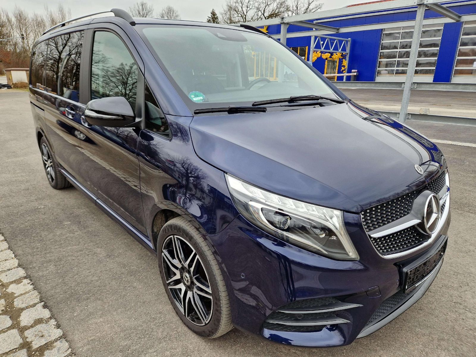 Mercedes-Benz V 250 EDITION - Samsaru's Car Outlet