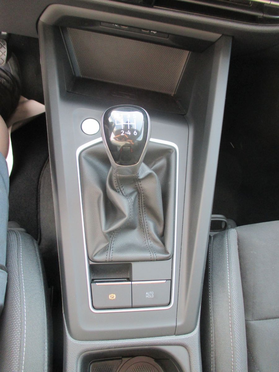 Volkswagen Golf 8 1.5 TSI Life - Samsaru's Car Outlet
