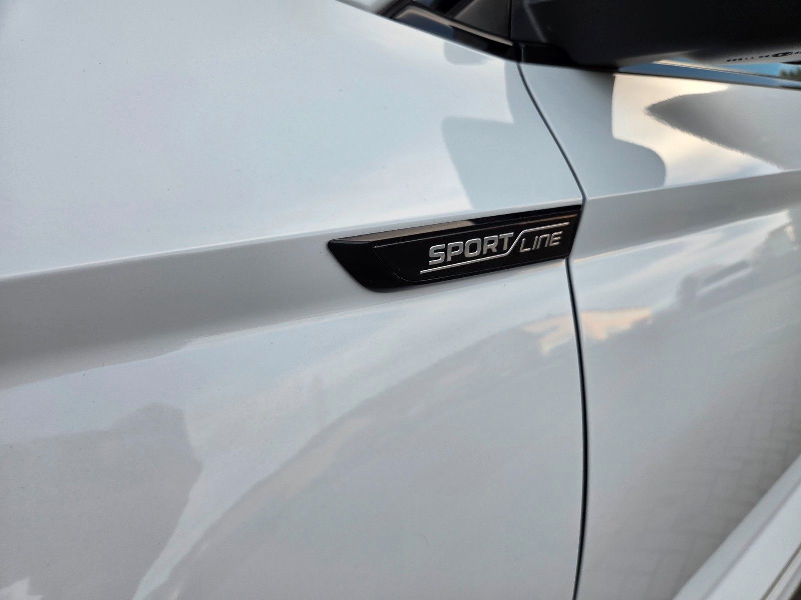 Skoda Karoq Sportline 4x4 DSG*STHEIZ*AHK*VOLL*WG-2029*