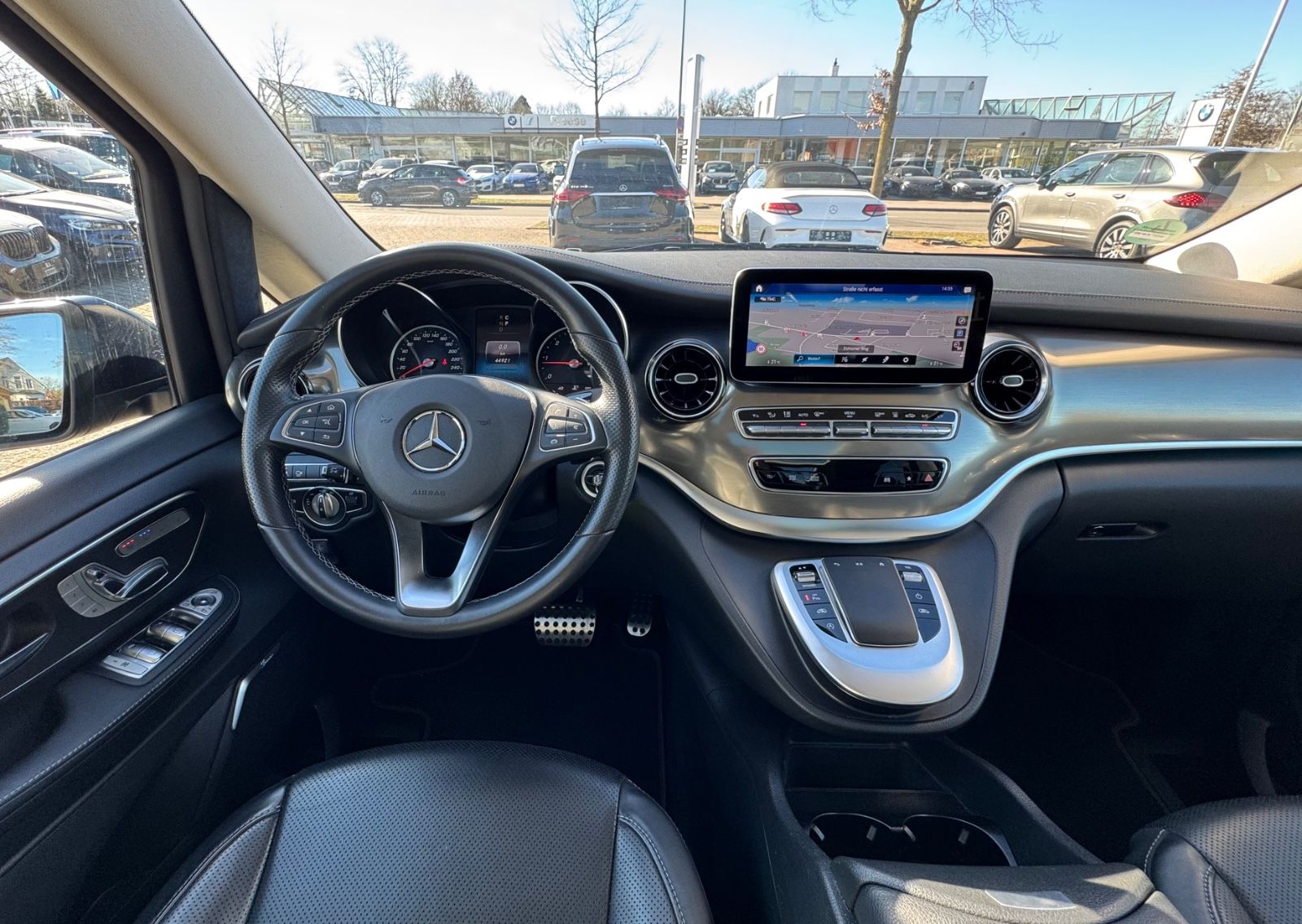 Mercedes-Benz V 300 d Exclusive - Samsaru's Car Outlet