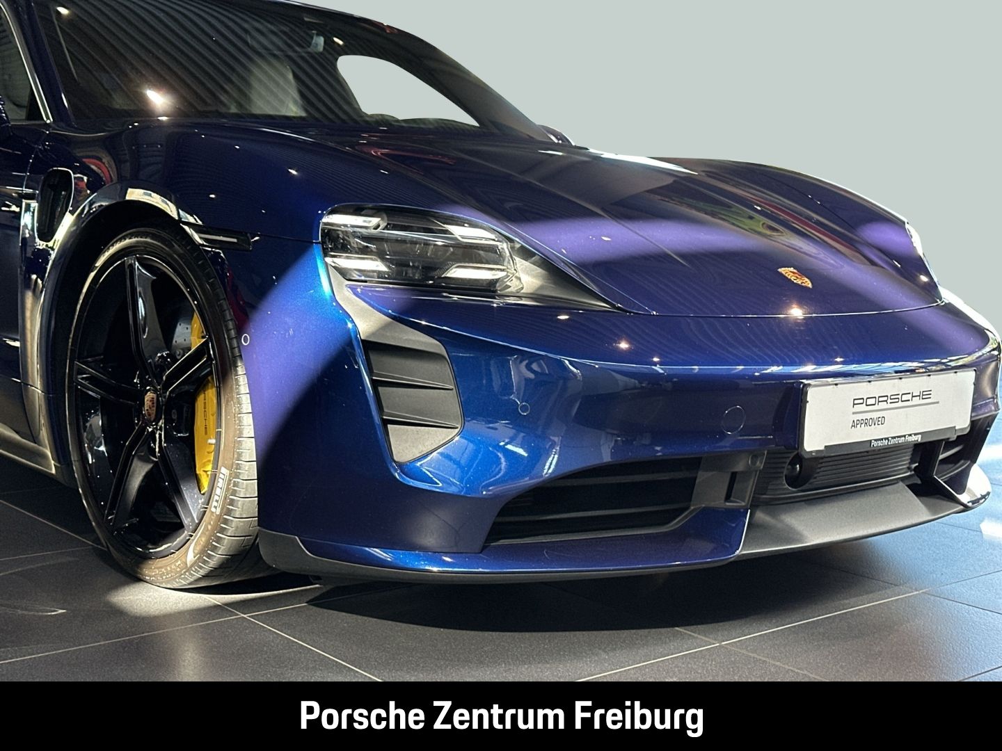 Porsche Taycan Turbo HA-Lenkung InnoDrive Head-Up BOSE
